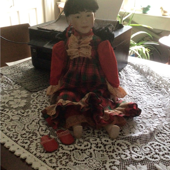 Asian girl doll - Picture 7 of 12